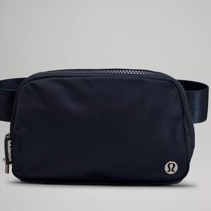 Navy Everywhere Belt Bag